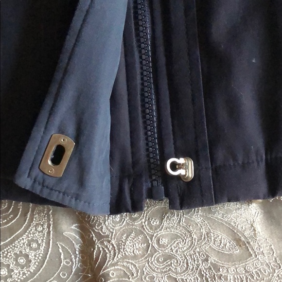 Lightly used Hip length heavy collared navy coat - Picture 4 of 6